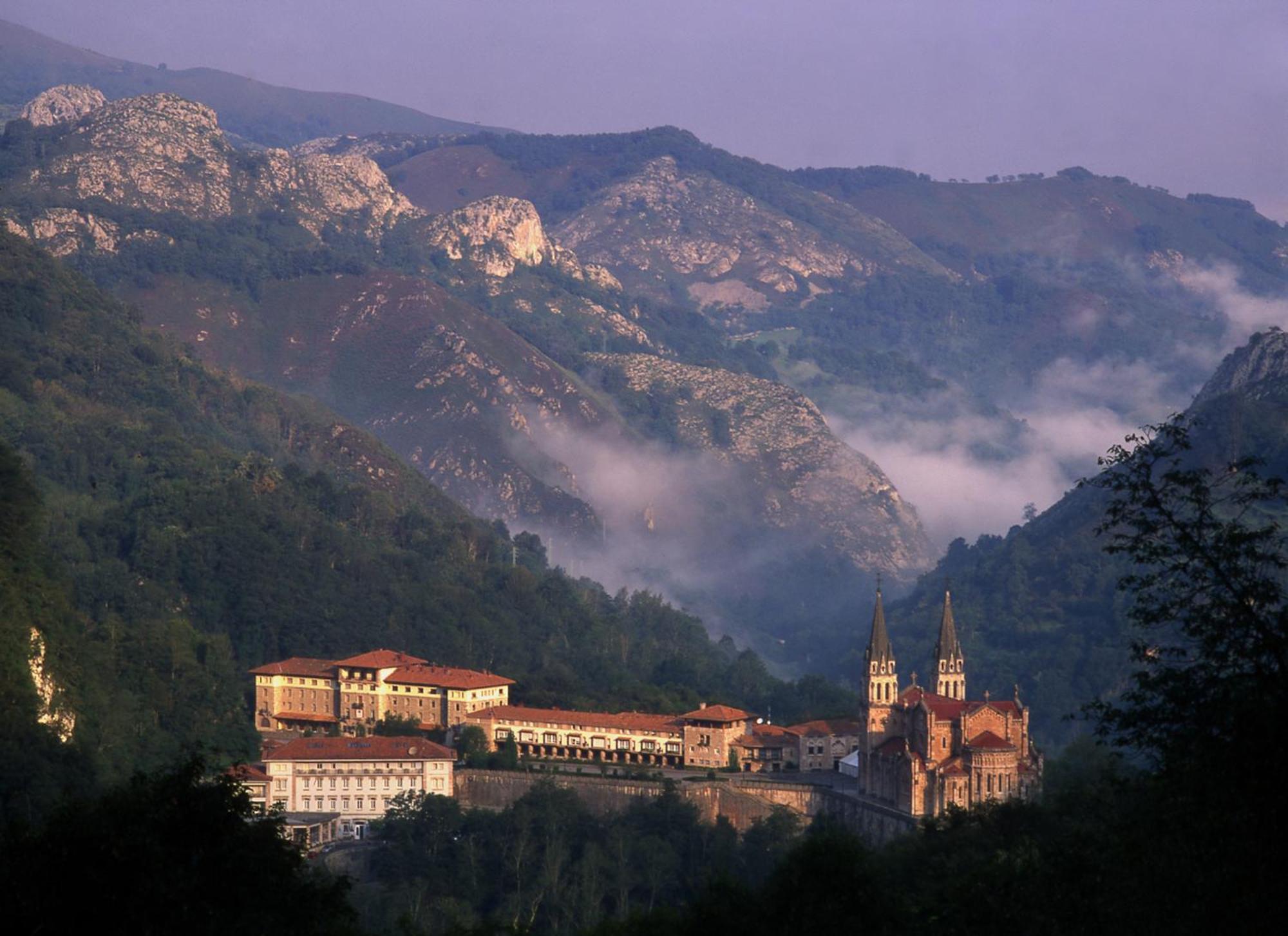 Arcea Gran Hotel Pelayo Covadonga Bagian luar foto