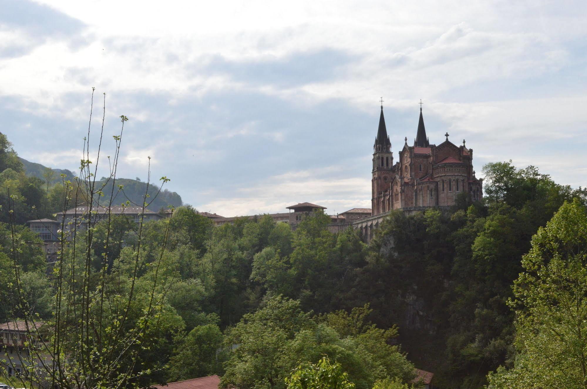 Arcea Gran Hotel Pelayo Covadonga Bagian luar foto